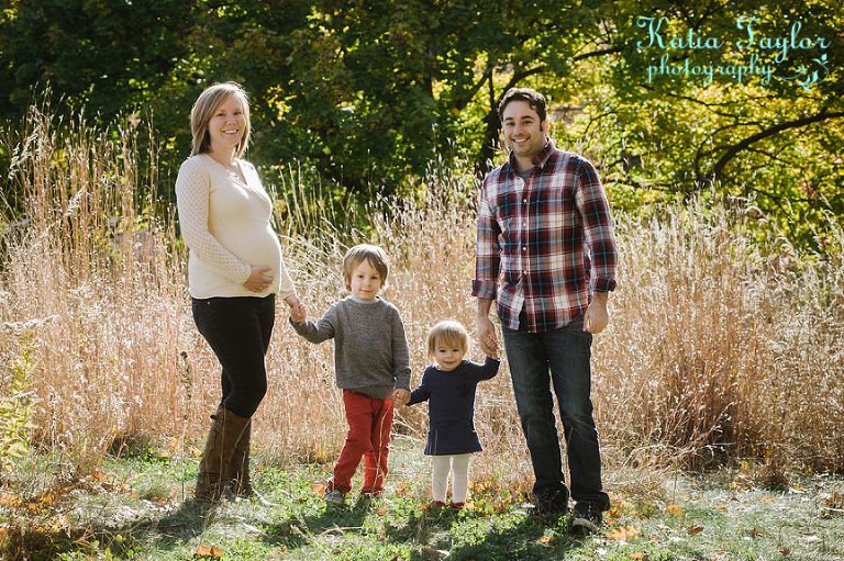 Beautiful family portrait, fall season portrait, High Park, Toronto, maternity