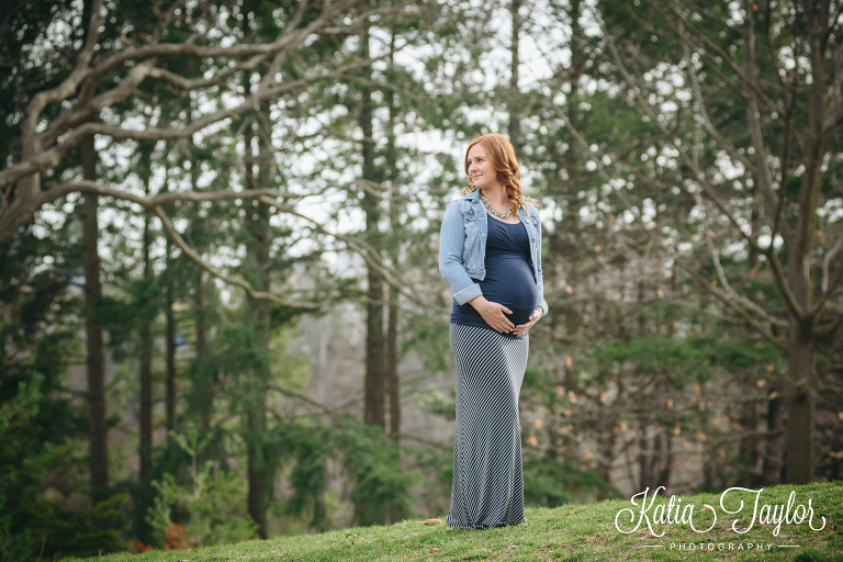 Elegant portrait of a mother-to-be. Maternity portrait shoot in High Park, Toronto.