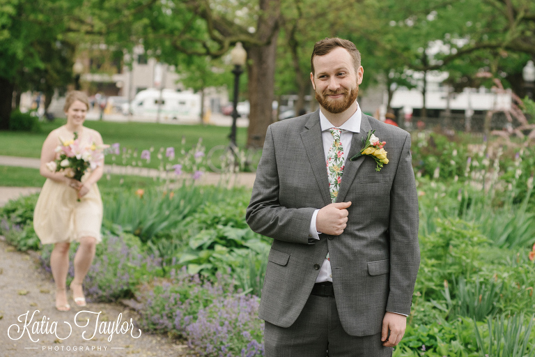 First look between bride and groom. Toronto Allan Gardens elopement.