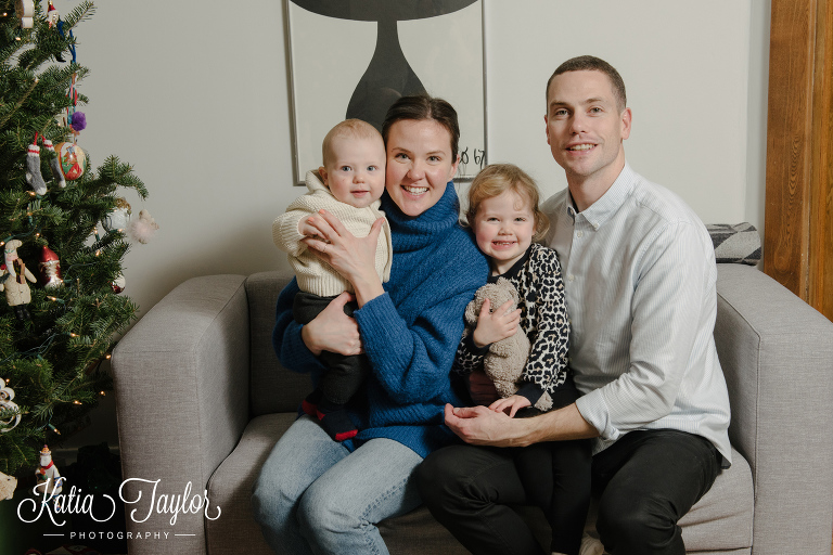 Extended family portraits indoor at home over the holidays. Toronto lifestyle photography.