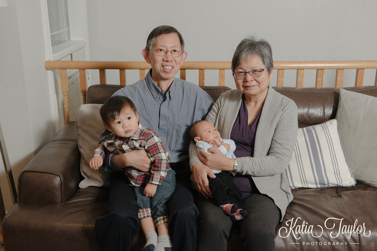 Extended family portrait at home for the holidays. Toronto lifestyle photographer.