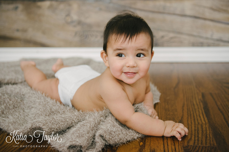 Toronto baby portraits. 6 month old baby boy.