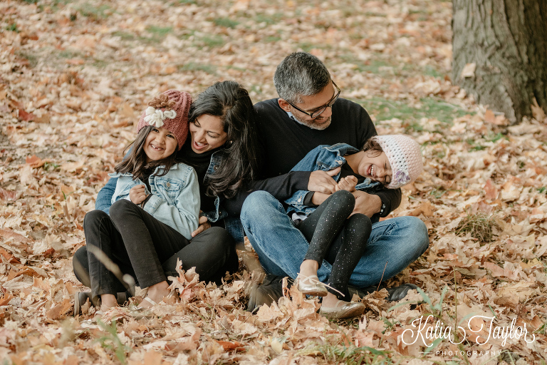 Family portrait in High Park in the fall. Toronto family portrait photography. Fall mini sessions.