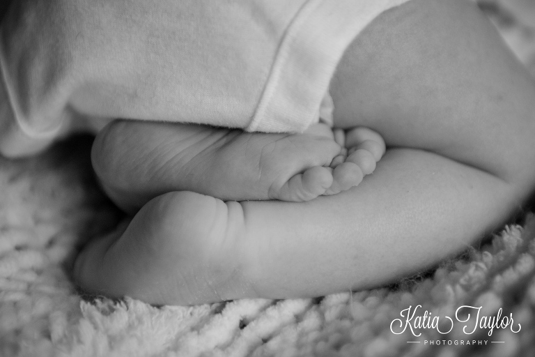 Detail of newborn baby's feet. Toronto newborn portraits.